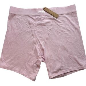 New with tags Skims boyfriend boxer in the RARE color cherry blossom- medium